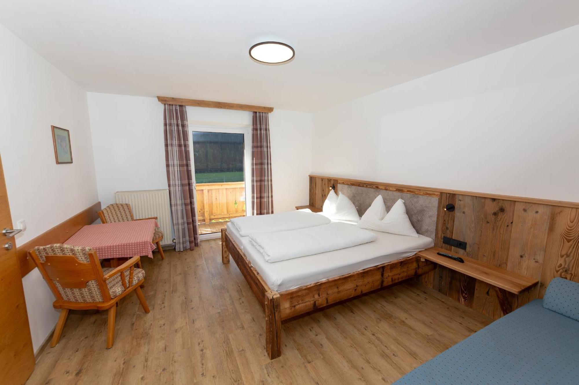 Hubergut Appartements ラートシュタット エクステリア 写真
