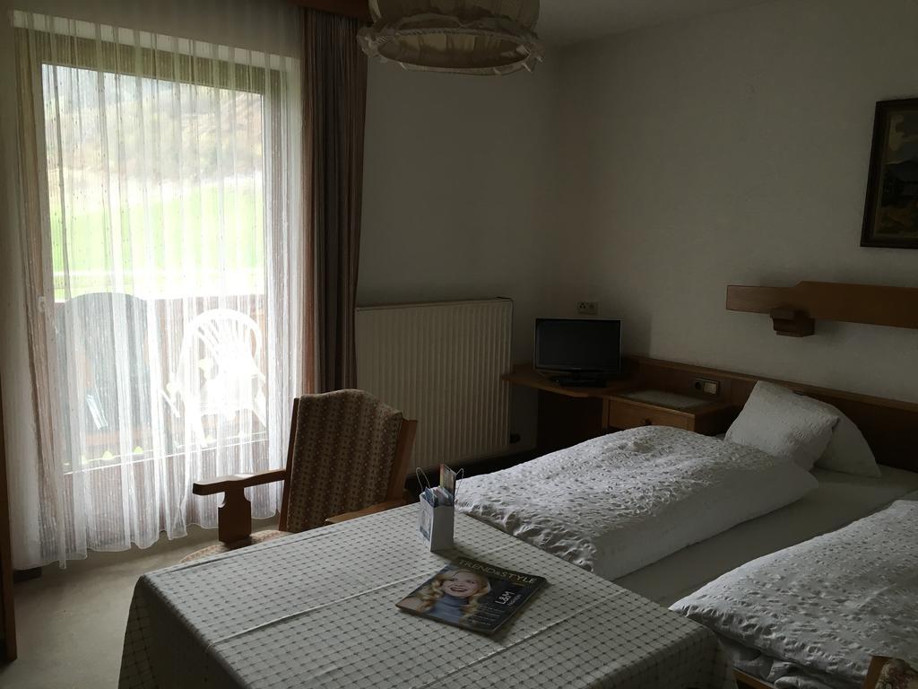 Hubergut Appartements ラートシュタット エクステリア 写真
