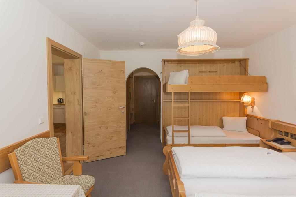 Hubergut Appartements ラートシュタット エクステリア 写真