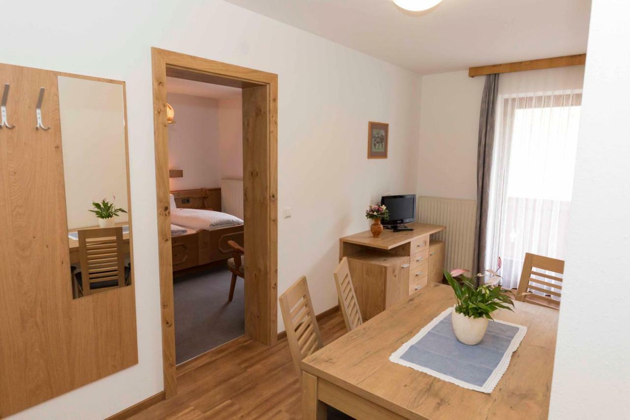 Hubergut Appartements ラートシュタット エクステリア 写真